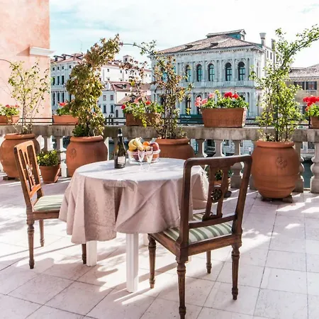 Apartment Ca Zulian - Grand Canal Venedig